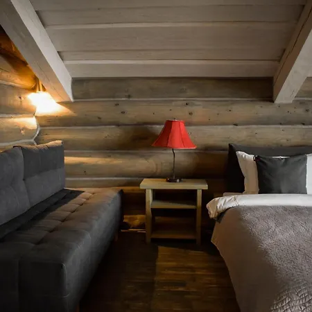 Charlton Estate Chalet *