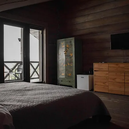 Chalet Charlton Estate Yablunytsya