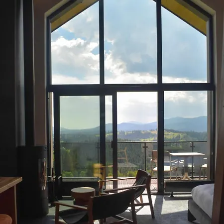 Charlton Estate Yablunytsia