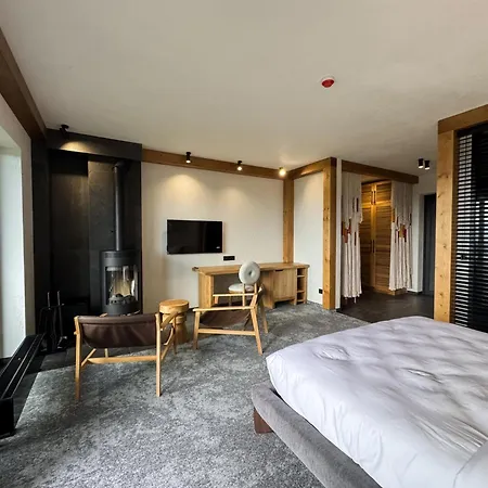 Charlton Estate Шале