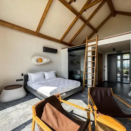 Charlton Estate Jablunyzja