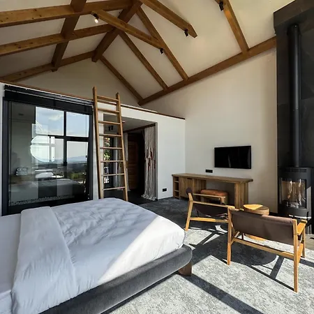 Chalet Charlton Estate *