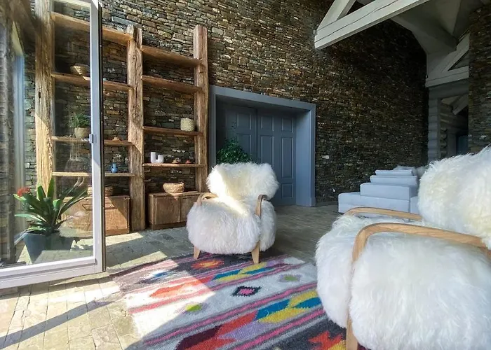 Charlton Estate Шале