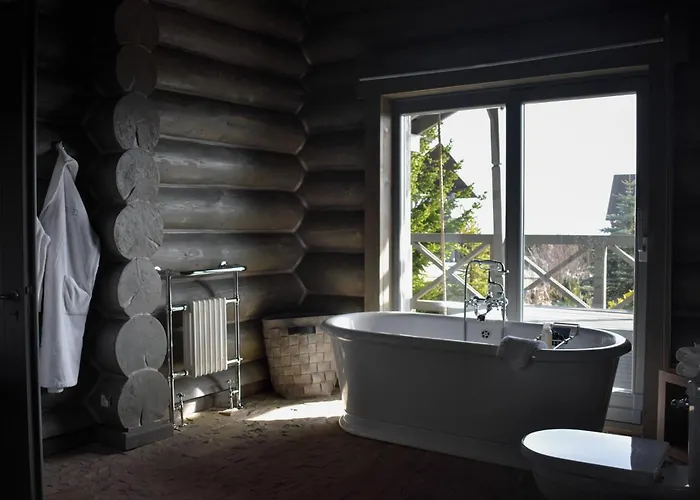 Charlton Estate Яблоница