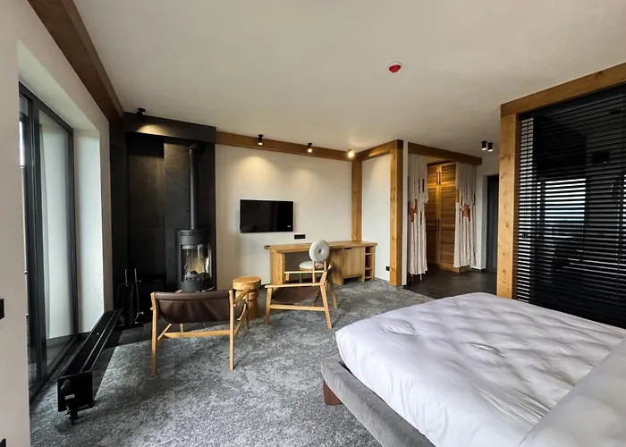 Charlton Estate Шале