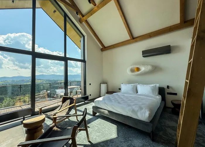 Charlton Estate Шале Яблоница