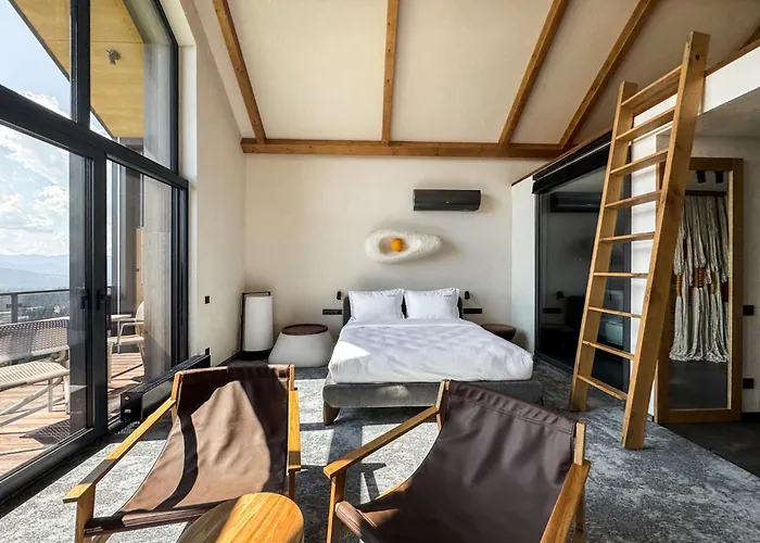 Charlton Estate Яблоница