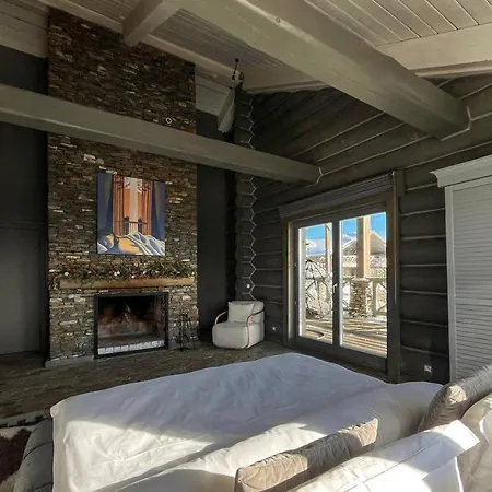 Chalet Charlton Estate *