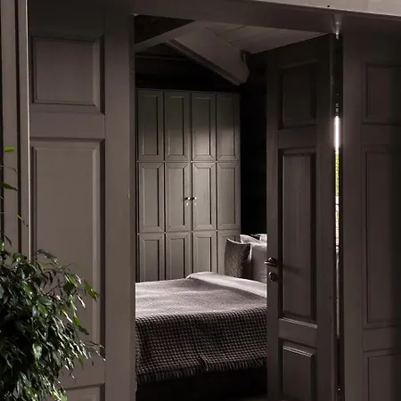 Charlton Estate * Yablunytsia