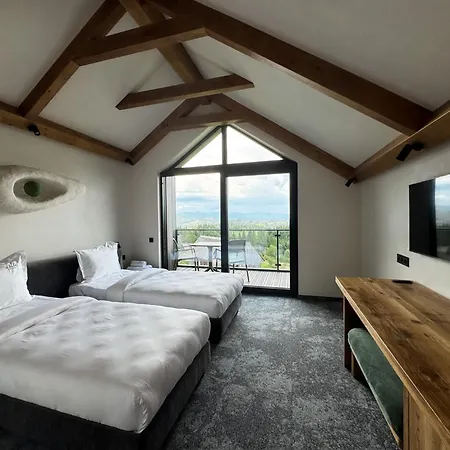 Chalet Charlton Estate Yablunytsya